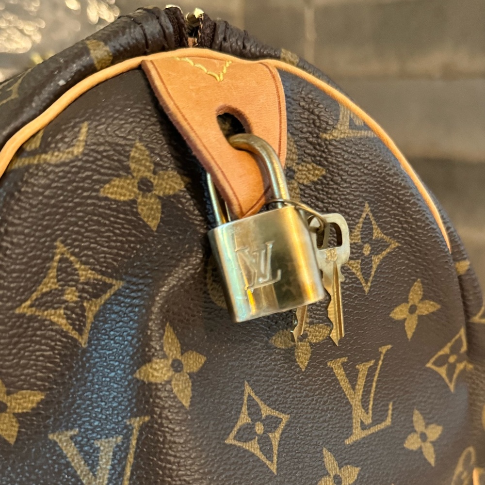 Authentic Louis Vuitton Speedy 35 - Picture 3 of 12